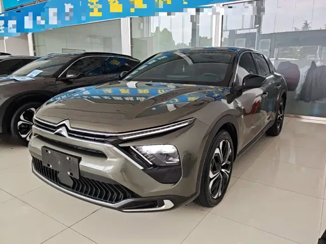 Фотография автомобиля — Citroen C5 X