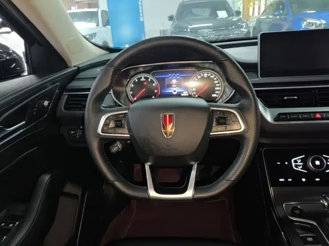 Hongqi H5 — Фото автомобиля 10