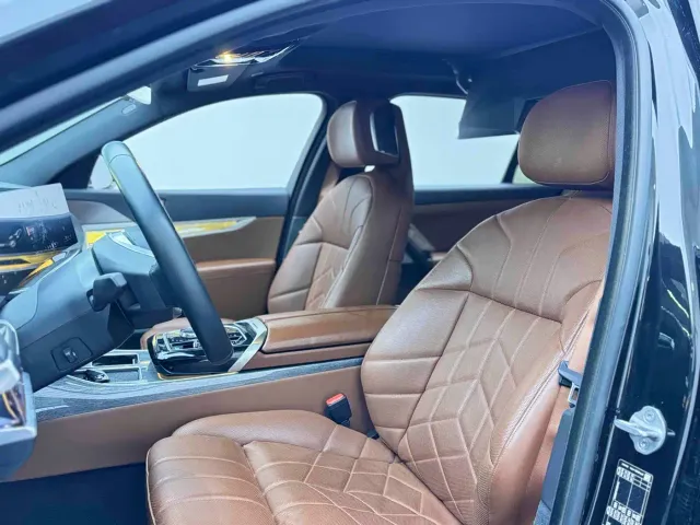 BMW i7 — Фото автомобиля 5