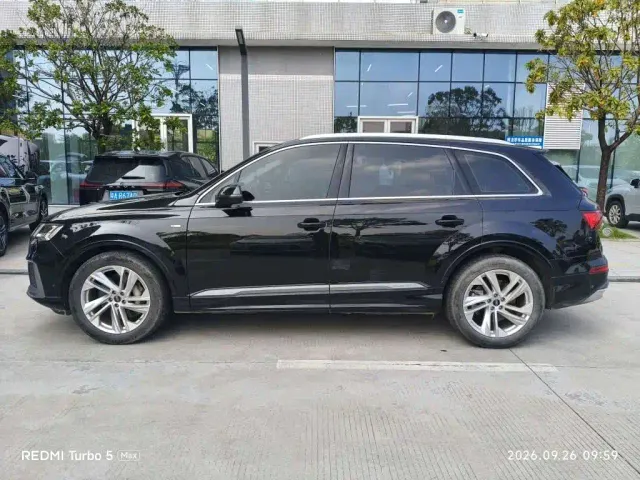Audi Q7 — Фото автомобиля 3