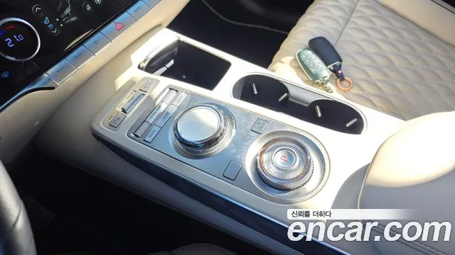 Genesis GV70 — Фото автомобиля 12
