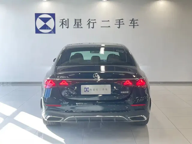 Mercedes-Benz E-Class — Фото автомобиля 8