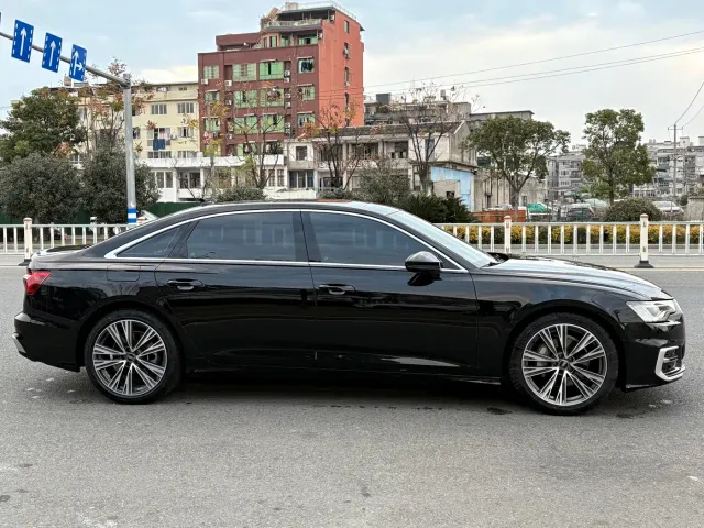 Audi A6L — Фото автомобиля 4