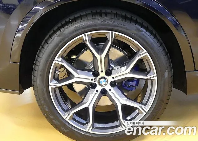BMW X5 xDrive 40i M Sport — Фото автомобиля 5