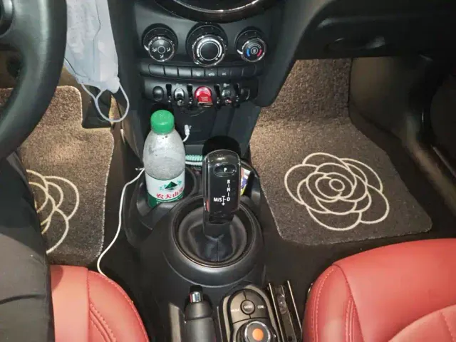 MINI Hatch — Фото автомобиля 16