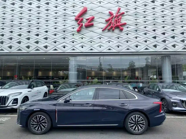 Hongqi H5 — Фото автомобиля 9