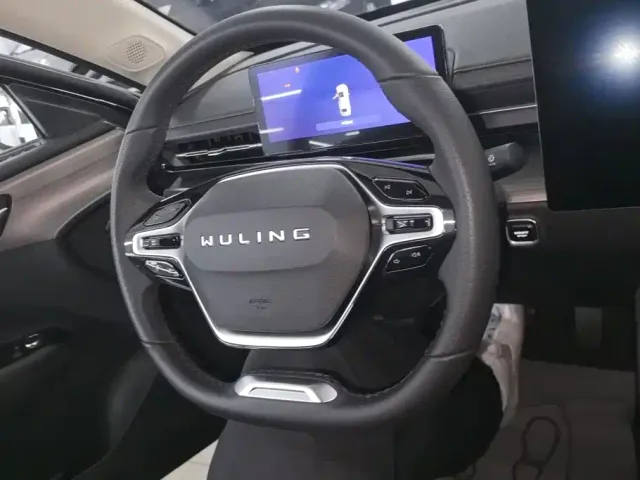 Wuling Starlight — Фото автомобиля 15