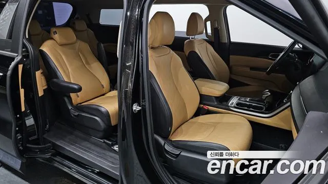 Kia Carnival Generation 4 — Фото автомобиля 11