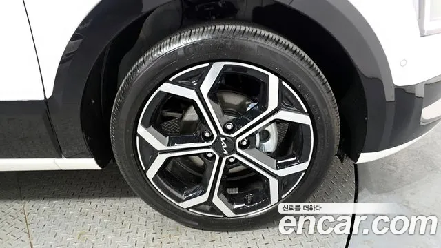 Kia Niro The All New Niro Signature — Фото автомобиля 5