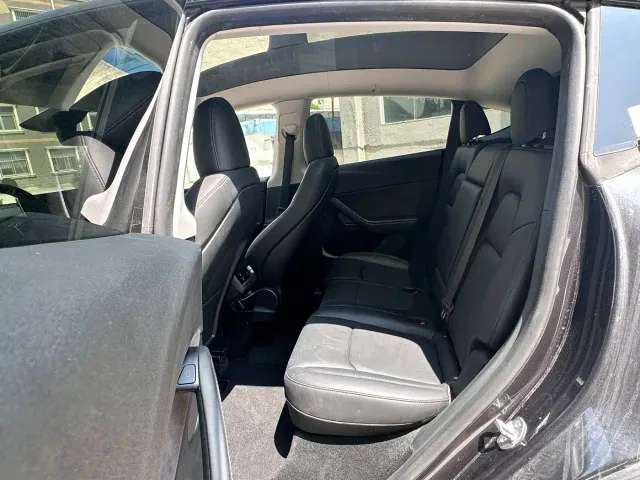 Tesla Model Y — Фото автомобиля 6