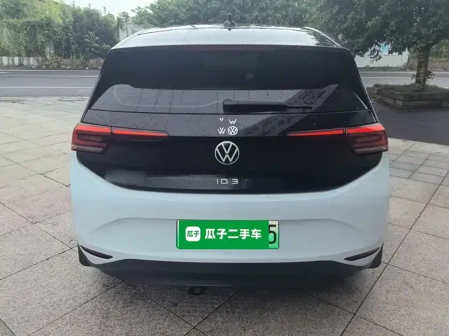 Volkswagen ID.3 — Фото автомобиля 5
