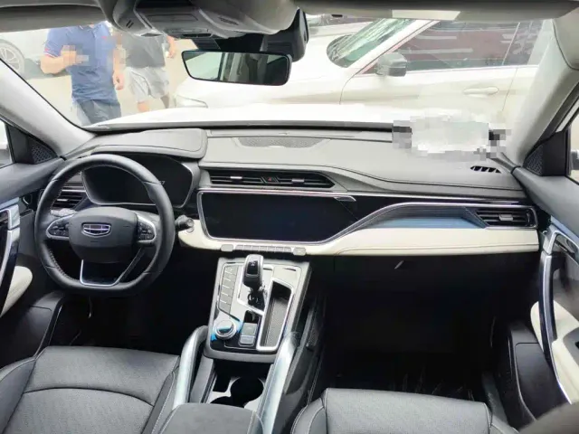 Geely Boyue — Фото автомобиля 12