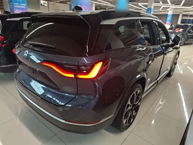 Nio ES8 — Фото автомобиля 6