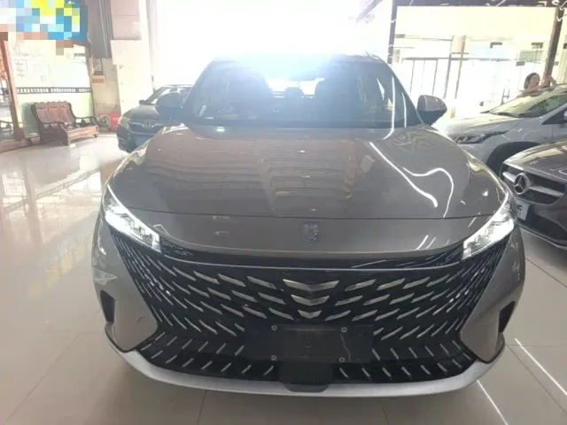 Roewe RX5 — Фото автомобиля 2