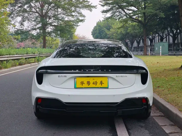 Lotus Emeya — Фото автомобиля 3
