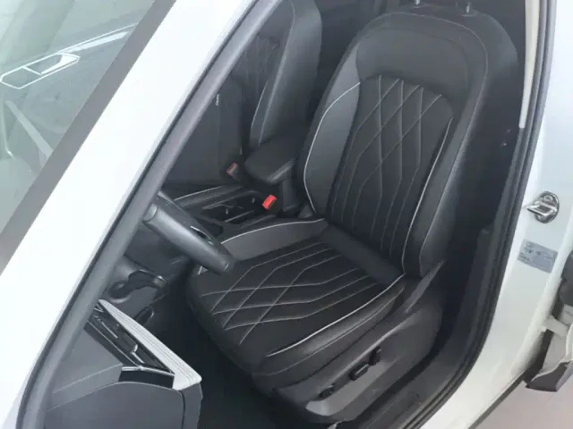 Volkswagen Tiguan L — Фото автомобиля 14