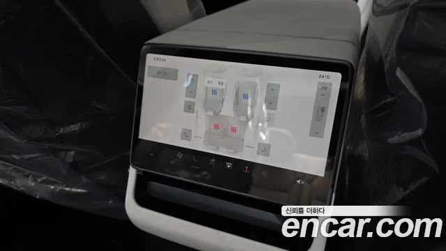 Tesla Model Y — Фото автомобиля 27