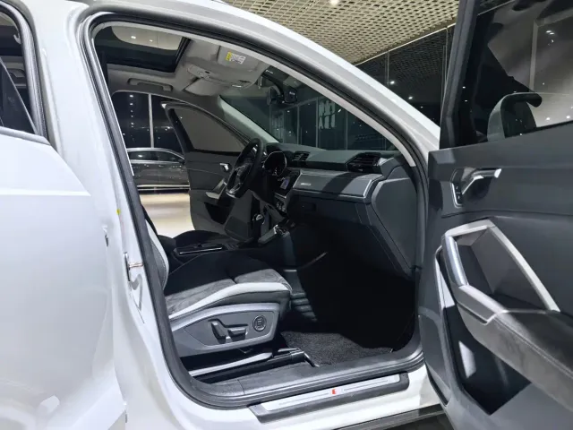Audi Q3 — Фото автомобиля 9