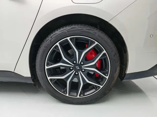 Dongfeng eπ 007 — Фото автомобиля 8