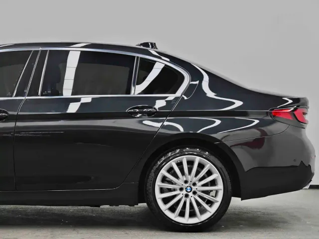 BMW 5 Series — Фото автомобиля 27