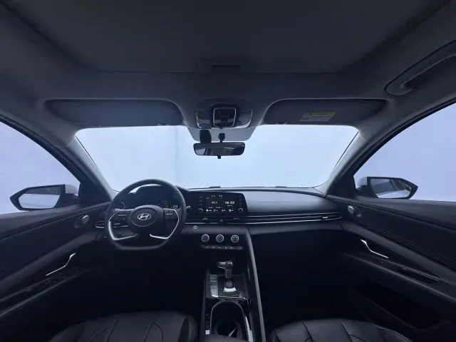 Hyundai Elantra — Фото автомобиля 10