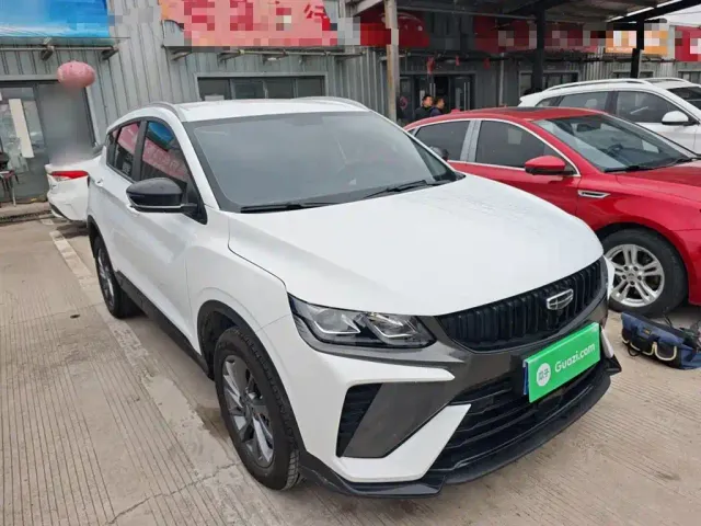 Geely Binyue — Фото автомобиля 21