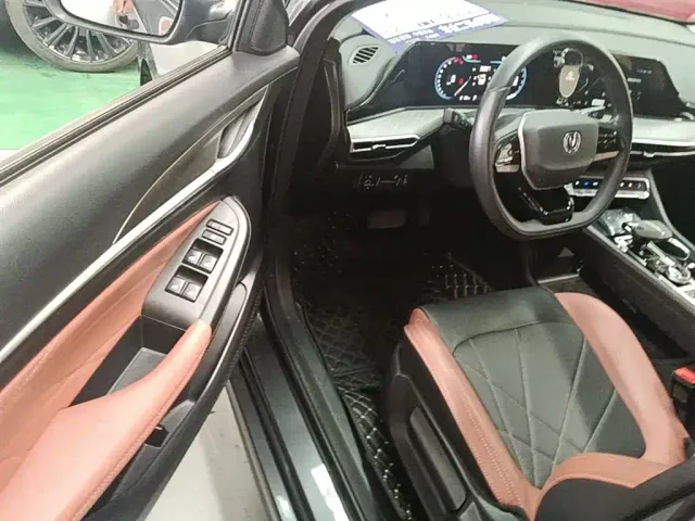Changan Eado — Фото автомобиля 15