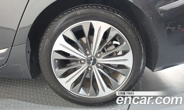 Kia K8 Hybrid — Фото автомобиля 6