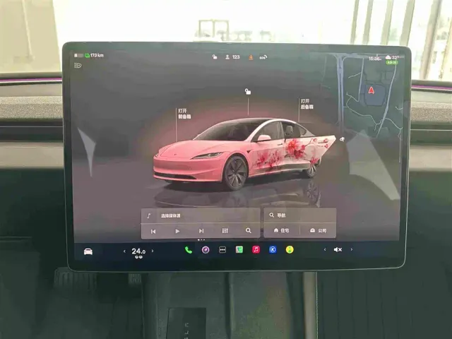 Tesla Model 3 — Фото автомобиля 24