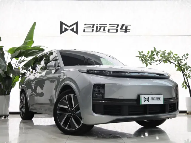 Li Auto L8 — Фото автомобиля 3