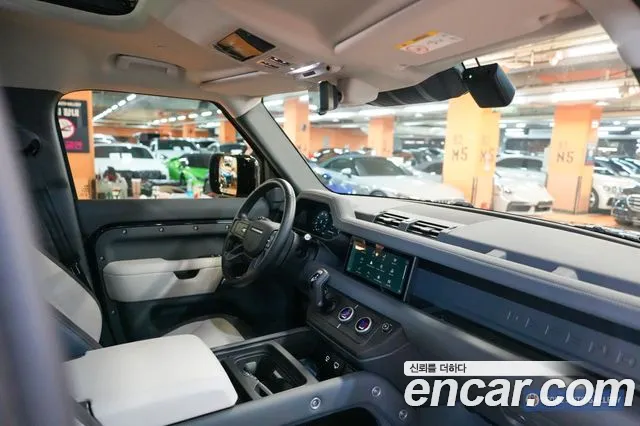 Land Rover Defender Defender (L663) 110 P300 X-Dynamic SE — Фото автомобиля 6