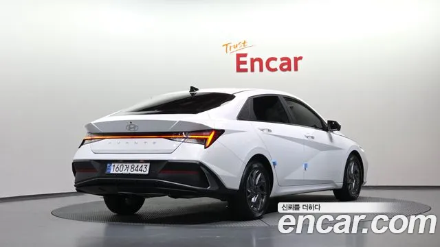 Hyundai Avante — Фото автомобиля 2