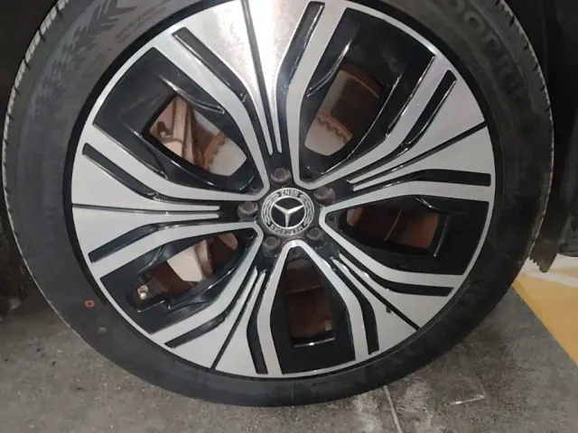 Mercedes-Benz EQE SUV — Фото автомобиля 11