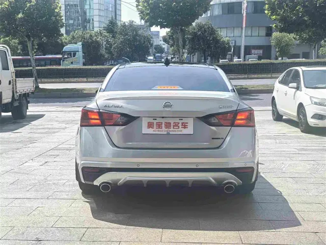 Nissan Teana — Фото автомобиля 8