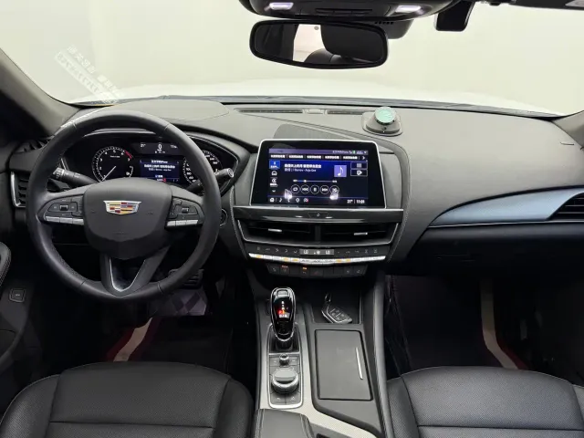 Cadillac CT5 — Фото автомобиля 10
