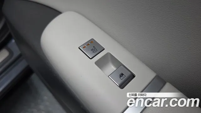 Hyundai Grandeur Grandeur (GN7) 2.5 Бензин 2WD — Фото автомобиля 18