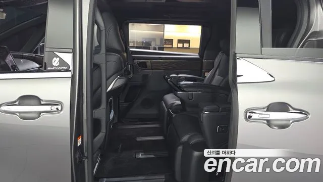 Toyota Alphard — Фото автомобиля 22