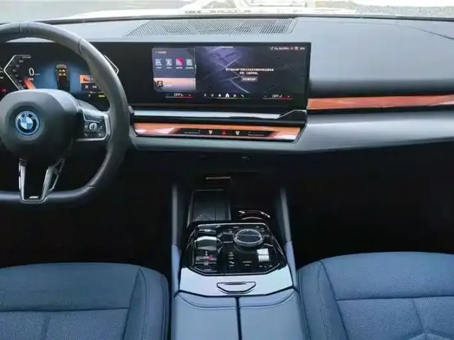 BMW i5 — Фото автомобиля 8
