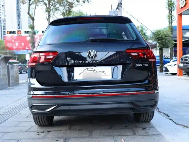 Volkswagen Tiguan L — Фото автомобиля 7