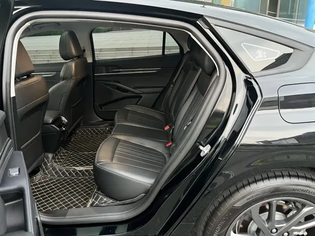Ford Mondeo — Фото автомобиля 10