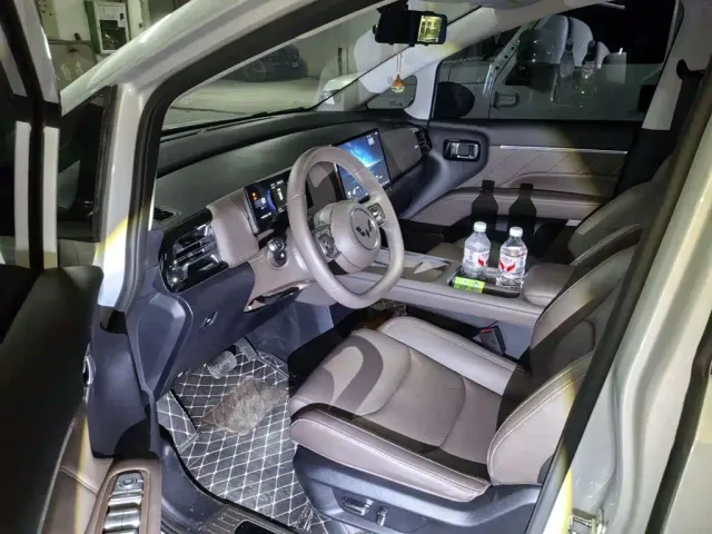 Wuling Starlight 730 — Фото автомобиля 11
