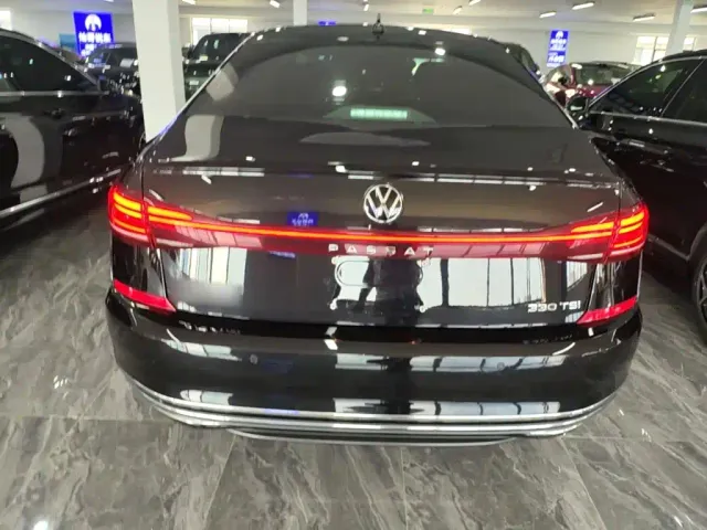 Volkswagen Passat — Фото автомобиля 5