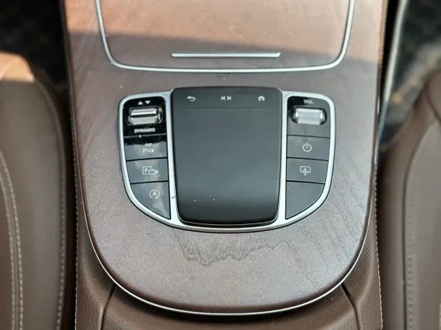 Mercedes-Benz E-Class — Фото автомобиля 13