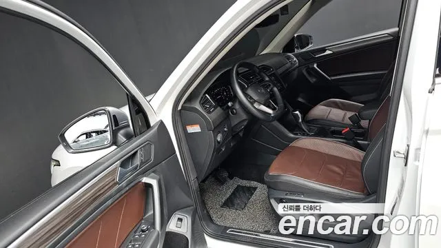 Volkswagen Tiguan — Фото автомобиля 10