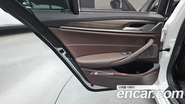 BMW 5-Series 5 серия (G30) — Фото автомобиля 24
