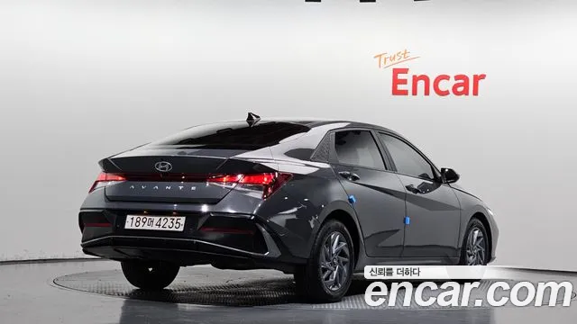 Hyundai AVANTE — Фото автомобиля 2
