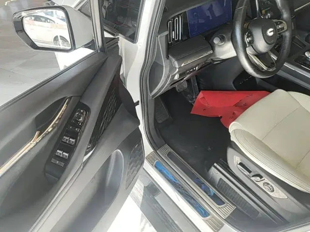 GAC Trumpchi E9 — Фото автомобиля 15