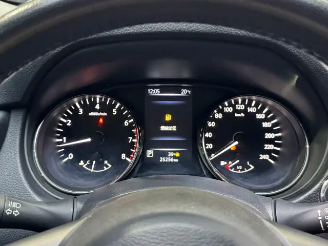 Nissan X-Trail — Фото автомобиля 18