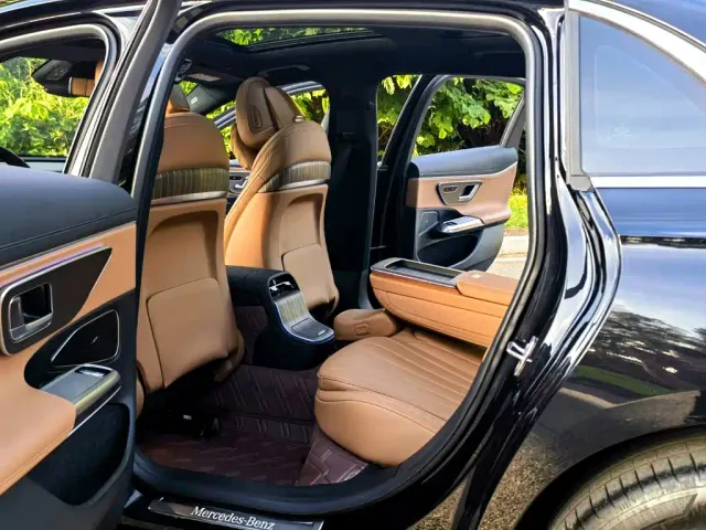 Mercedes-Benz E-Class — Фото автомобиля 10