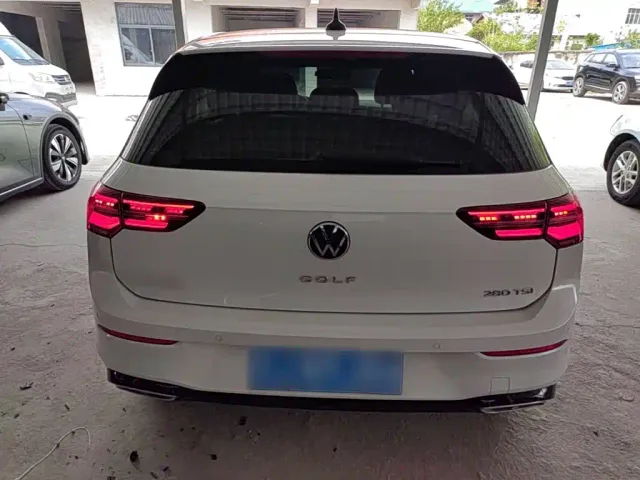 Volkswagen Golf — Фото автомобиля 5